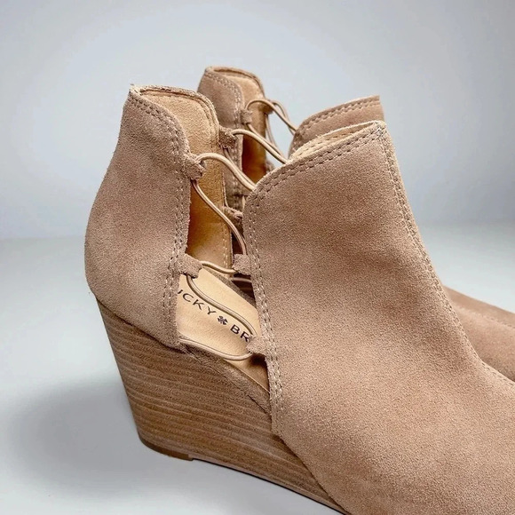 Lucky Brand Stacked Wedge Heel Suede Booties Sesame Brown  Tan - Picture 4 of 9